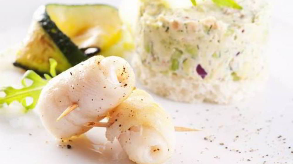 Как приготовить рулеты из камбалы с соусом песто