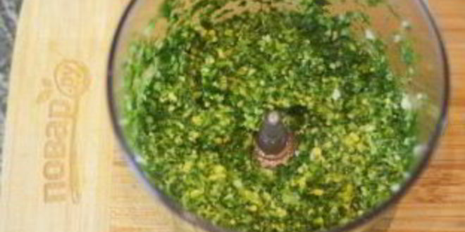 Рецепт сосисок-гриля с соусом песто из руколлы