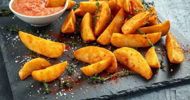 Рецепт Хрустящего картофеля с соусом сальса и кокосовой стружкой