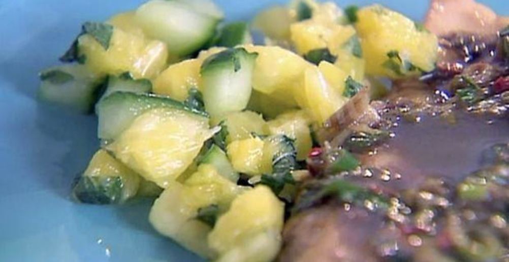 Рецепт скумбрию на бородинских тостах с соусом сальса верде