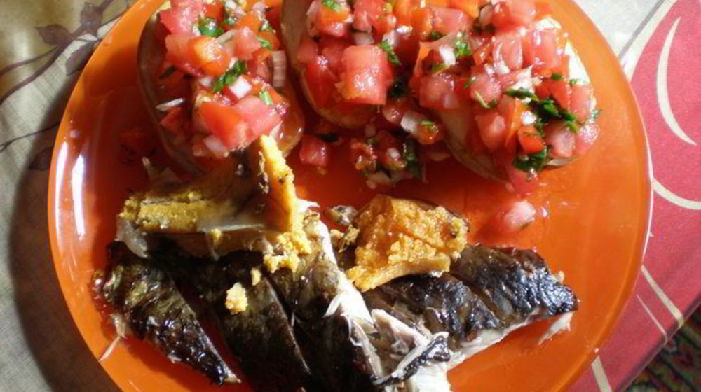 Как приготовить рыбу запеченную, картошечку и соус сальса