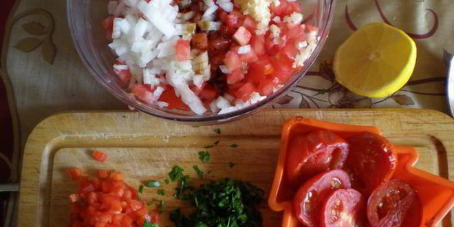 Рецепт рыбы запеченной, картошечки и соус сальса