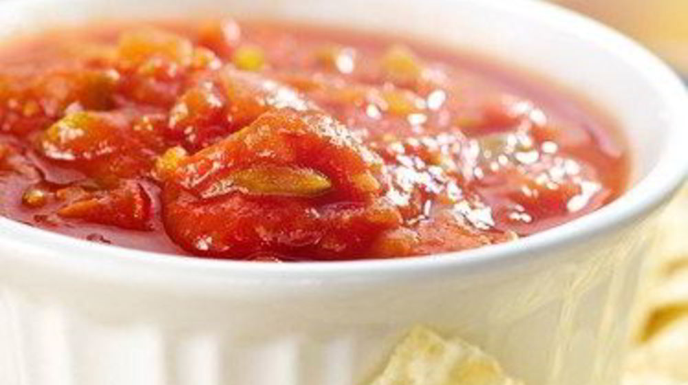 Как приготовить сальсу из жареной кукурузы, зеленых чили и кинзы