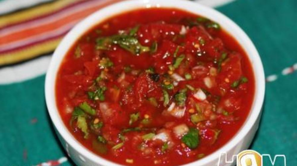 Как приготовить томатную сальсу с кинзой и луком