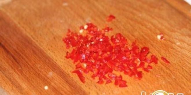 Рецепт томатной сальсы с кинзой и луком