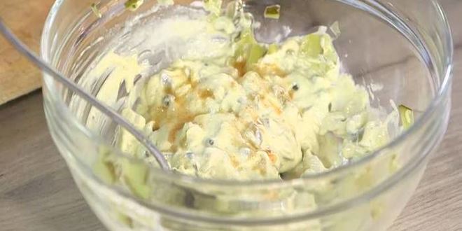 Рецепт сэндвича с рыбными пальчиками и тартаром