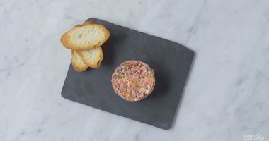 Рецепт Тартара из Чоризо с сыром и томатами