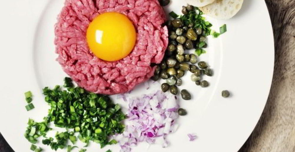 Рецепт тартар из чоризо с сыром и томатами