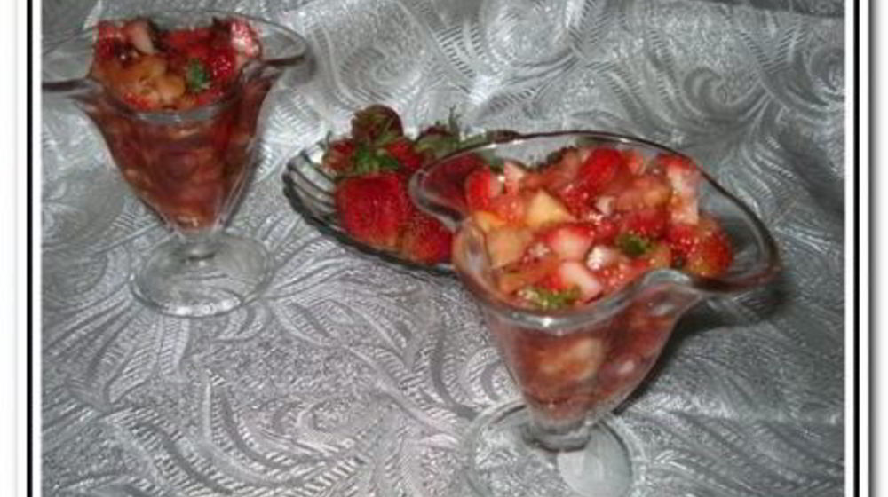 Как приготовить тартар из клубники и помидоров