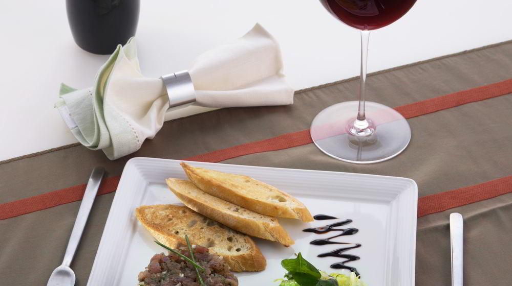 Как приготовить тартар из тунца с авокадо и помидорами черри