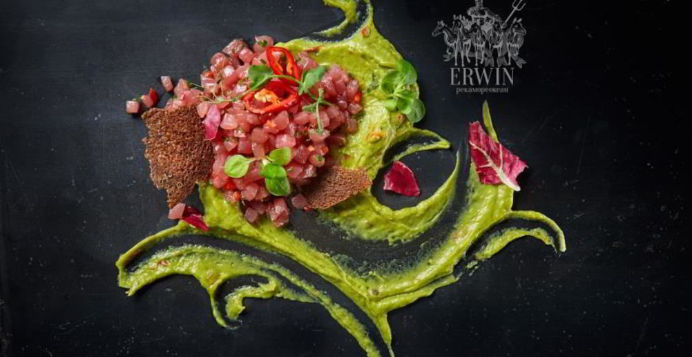 Рецепт стейк тартар с перепелиным яйцом в корзиночках из тостов