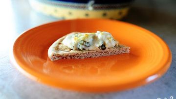 Рецепт Сырного соуса с артишоками и шпинатом