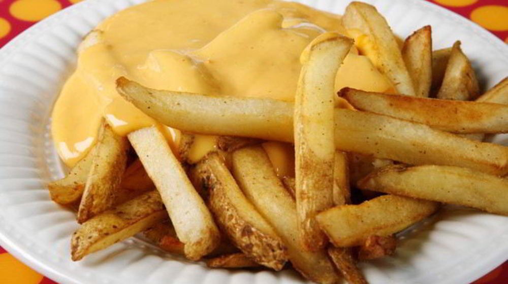 Как приготовить томатный и сырный соус для картошки фри