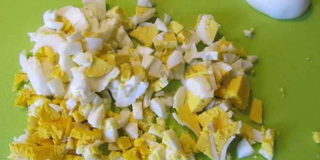 Рецепт зеленого борща с крапивой, щавелем и яйцом