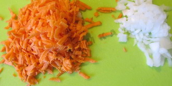 Рецепт зеленого борща с крапивой, щавелем и яйцом