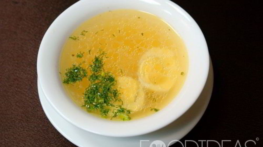 Как приготовить бульон с яйцом