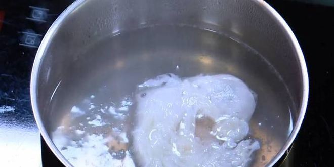 Рецепт куриного бульона с яйцом и беконом