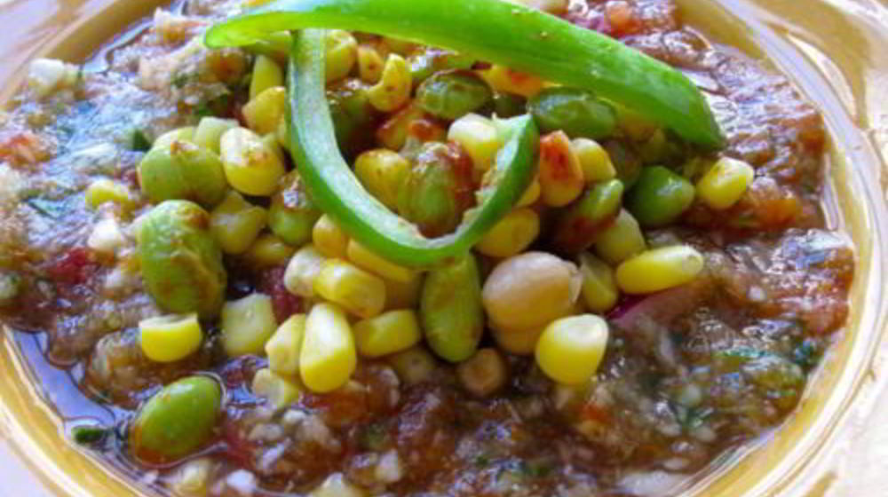 Как приготовить гаспачо с кукурузой и соевыми бобами