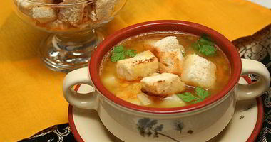 Рецепт Горохового супа с копченостями и гренками