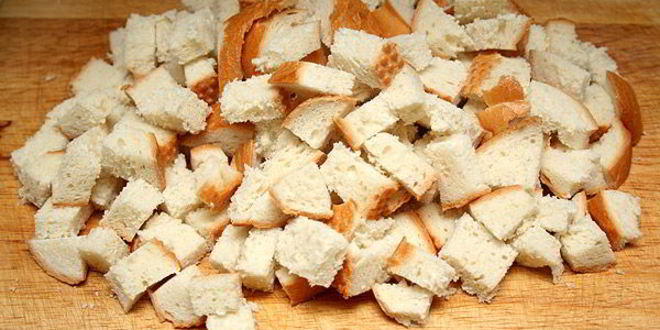 Рецепт горохового супа с копченостями и гренками