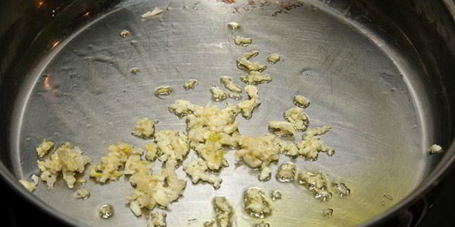 Рецепт горохового супа с копченостями и гренками