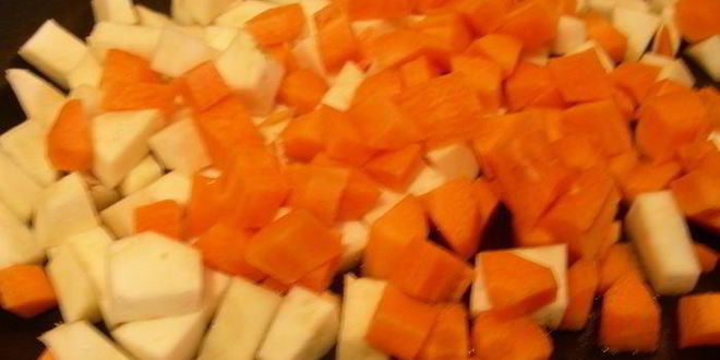 Рецепт постного горохового супа с сельдереем