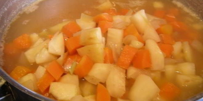 Рецепт постного горохового супа с сельдереем