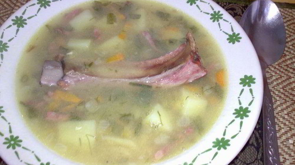 Как приготовить вкус детства — гороховый суп с копченостями