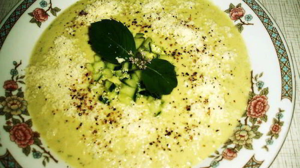 Как приготовить холодный кабачково-огуречный суп