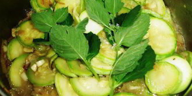 Рецепт холодного кабачково-огуречный суп