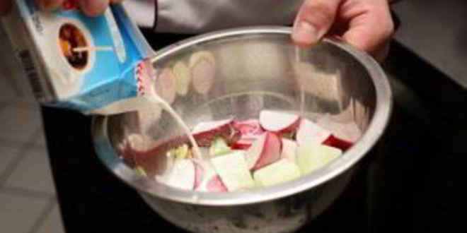 Рецепт холодного супа из редиса в черном хлебе