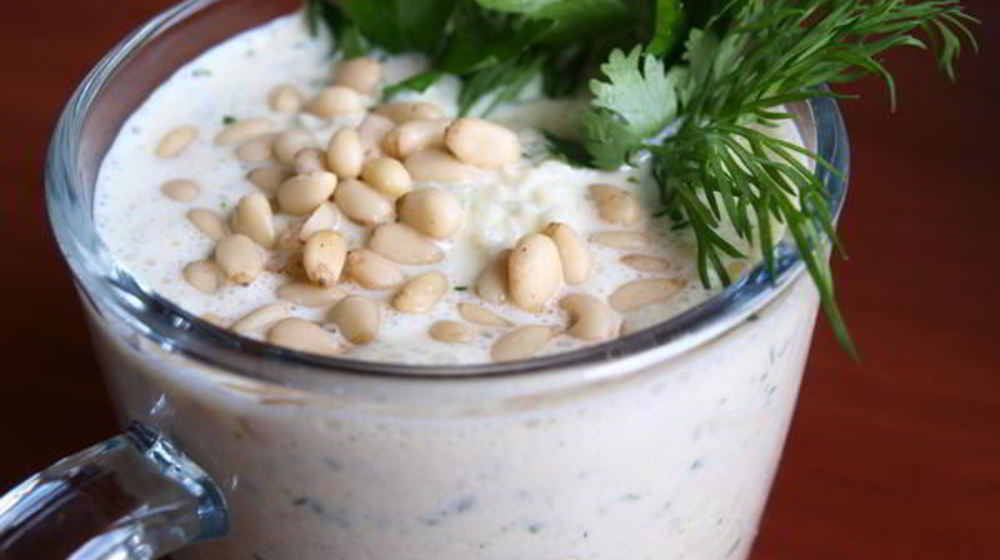 Как приготовить холодный суп-пюре из кольраби