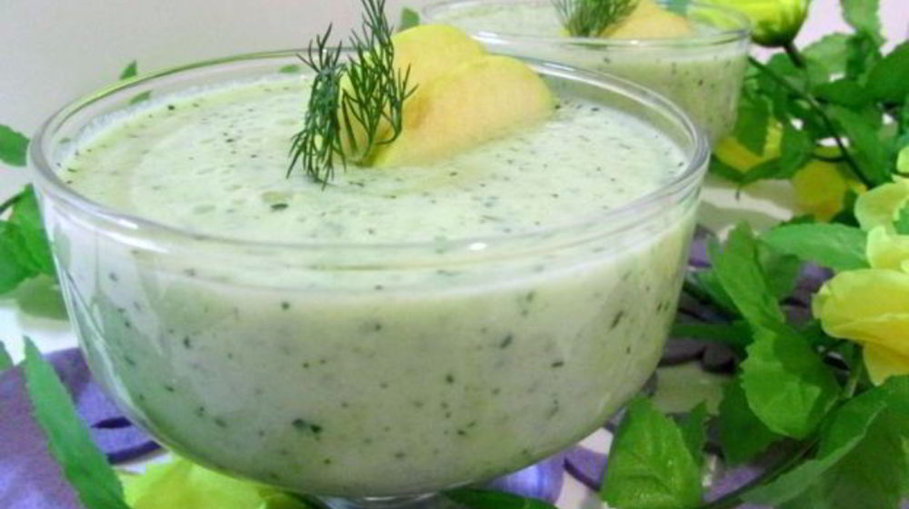 Как приготовить холодный суп-пюре зеленый микс