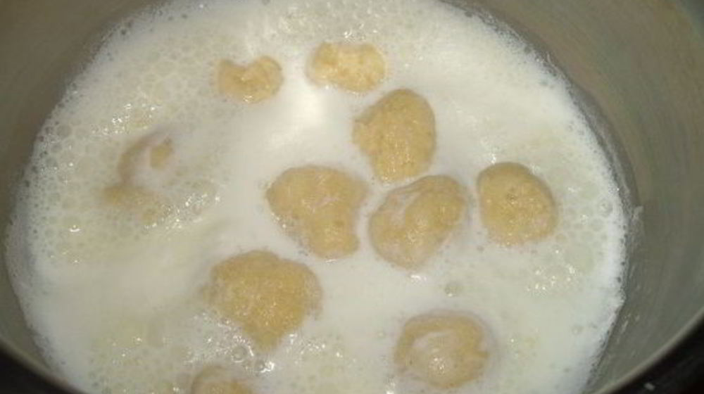 Как приготовить молочный суп с картофельными клецками