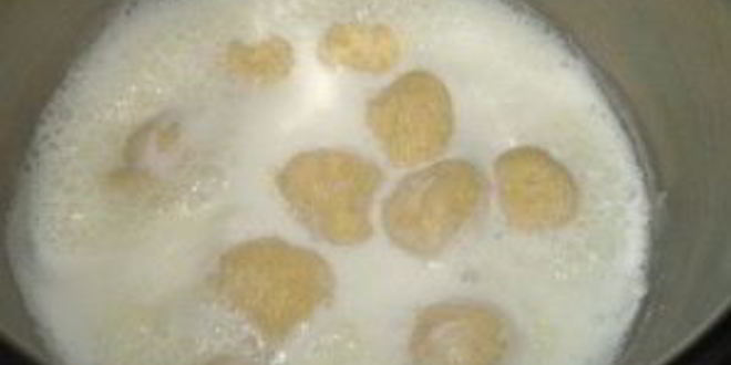 Рецепт молочного супа с картофельными клецками