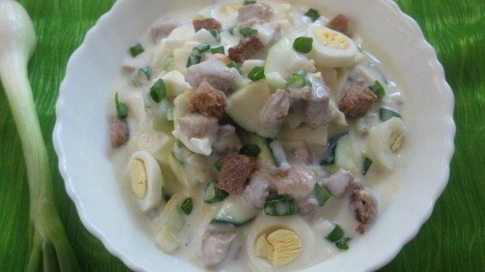 Как приготовить окрошку на кефире с овощами, перепелиными яйцами и мясом