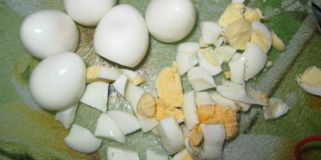 Рецепт окрошки на кефире с овощами, перепелиными яйцами и мясом