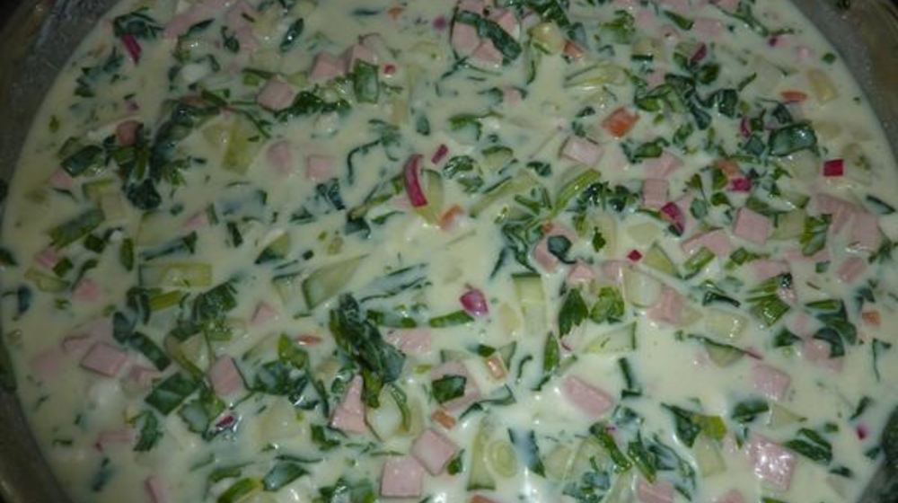 Как приготовить окрошку с редисом и шпинатом