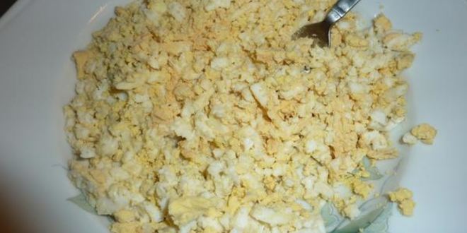 Рецепт окрошки с редисом и шпинатом