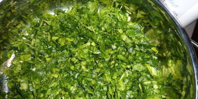 Рецепт окрошки с редисом и шпинатом