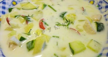 Рецепт Вкусной окрошки с курицей на кефире