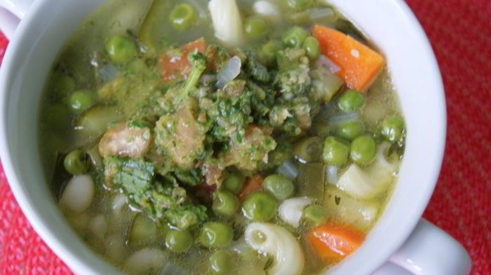 Как приготовить овощной суп с фасолью и песто
