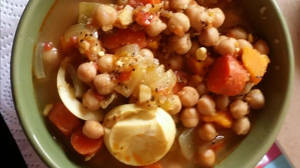 Как приготовить овощной суп с кус-кусом и вареными яйцами