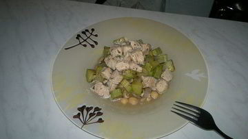 Рецепт Нутовой похлебки с чесночным бульоном из индейки и кабачком