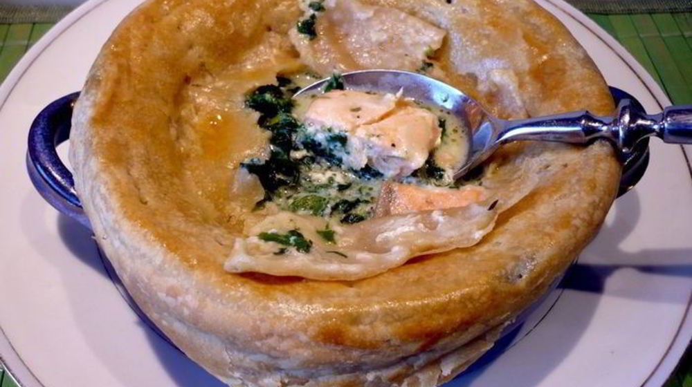 Как приготовить похлебку с семгой и шпинатом под домашним слоеным тестом очарована, околдована