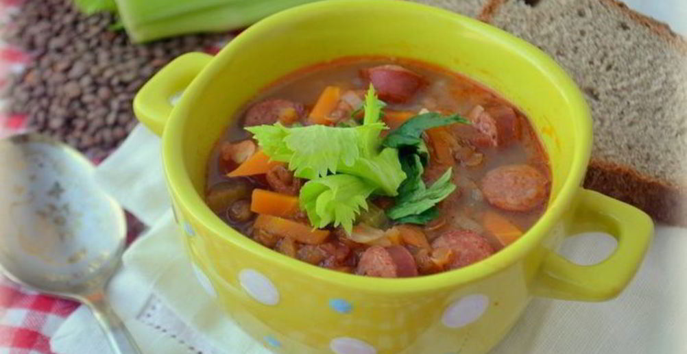 Рецепт томатную похлебку с копчеными колбасками и фасолью