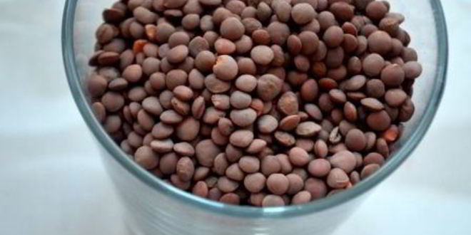 Рецепт согревающей чечевичной похлебки с копчеными сосисками