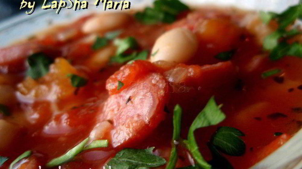 Как приготовить томатную похлебку с копчеными колбасками и фасолью