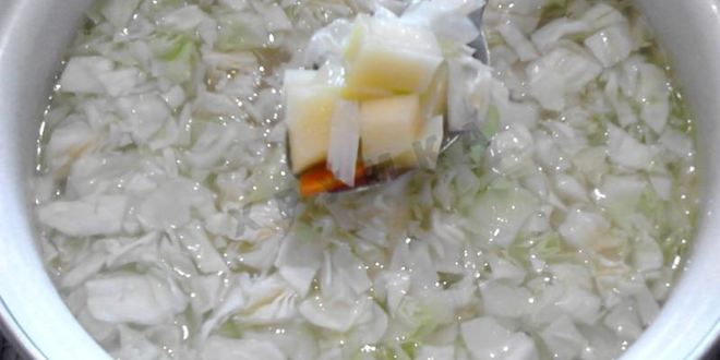 Рецепт щей на курином бульоне из капусты