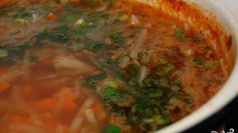 Как приготовить щи с копчеными ребрышками